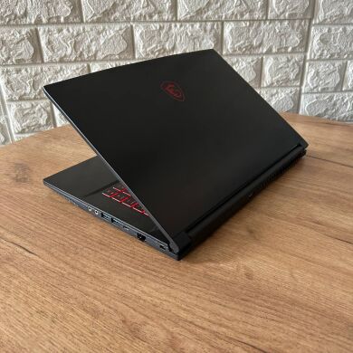 Ігровий ноутбук MSI GF63 Thin 10SC / 15.6" (1920x1080) IPS / Intel Core i5-10500H (6 (12) ядер по 2.5 - 4.5 GHz) / 8 GB DDR4 / 256 GB SSD / nVidia GeForce GTX 1650 Max-Q, 4 GB GDDR6, 128-bit / WebCam