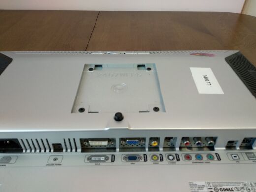 Монітор Б-клас Dell 2407WFPb / 24" (1920x1200) TN / DVI, VGA, S-Video, композитний, компонентний, USB / Card Reader / VESA 100x100 