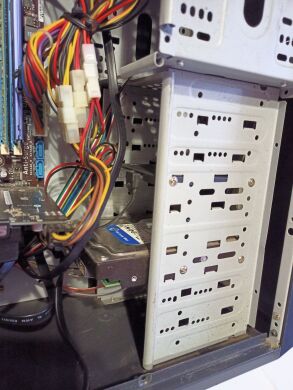 Игровой ПК Asus Frisby Tower / AMD Athlon II X3 455 (3 ядра по 3.3 GHz) / 8 GB DDR3 / 120 GB SSD NEW + 500 GB HDD / nVidia GeForce GTX 550 Ti, 1 GB GDDR5, 192-bit / DVD-ROM / 450W Игровой ПК Asus Frisby Tower / AMD Athlon II X3 455 (3 ядра по 3.3 GHz) / 8 GB DDR3 / 120 GB SSD NEW + 500 GB HDD / nVidia GeForce GTX 550 Ti, 1 GB GDDR5, 192-bit / DVD-ROM / 450W