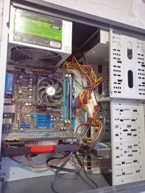 Игровой ПК Asus Frisby Tower / AMD Athlon II X3 455 (3 ядра по 3.3 GHz) / 8 GB DDR3 / 120 GB SSD NEW + 500 GB HDD / nVidia GeForce GTX 550 Ti, 1 GB GDDR5, 192-bit / DVD-ROM / 450W Игровой ПК Asus Frisby Tower / AMD Athlon II X3 455 (3 ядра по 3.3 GHz) / 8 GB DDR3 / 120 GB SSD NEW + 500 GB HDD / nVidia GeForce GTX 550 Ti, 1 GB GDDR5, 192-bit / DVD-ROM / 450W