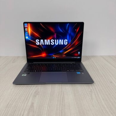 Ультрабук Samsung Galaxy Book4 Pro NP944XGK / 14" (2880x1800) OLED / Intel Core Ultra 7 155H (16 (22) ядер по 1.4 - 4.8 GHz) / 16 GB DDR5 / 1000 GB SSD NVMe / Intel Arc Graphics / WebCam