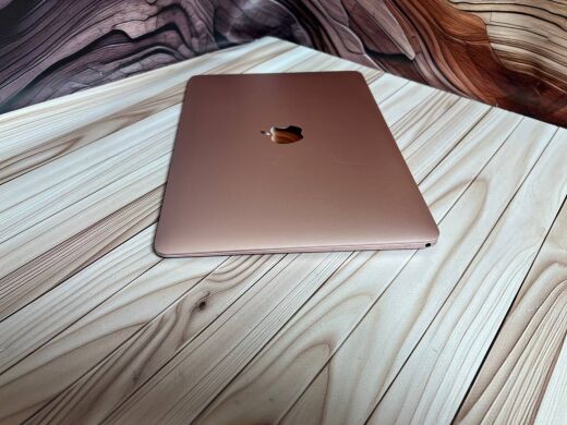 Нетбук Б-клас Apple MacBook 12 A1534 2017 / 12" (2304x1440) IPS / Intel Core m3-7Y32 (2 (4) ядра по 1.1 - 3.0 GHz) / 16 GB DDR3 / 256 GB SSD / Intel HD Graphics 615 / WebCam / MacOS Нетбук Б-клас Apple MacBook 12 A1534 2017 / 12" (2304x1440) IPS / Intel Core m3-7Y32 (2 (4) ядра по 1.1 - 3.0 GHz) / 16 GB DDR3 / 256 GB SSD / Intel HD Graphics 615 / WebCam / MacOS