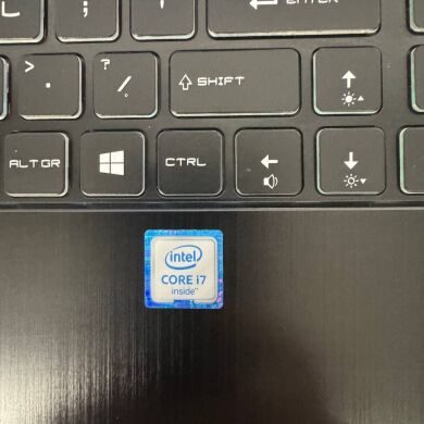 Ігровий ноутбук Б-клас MSI GS63VR Stealth 6RF / 15.6" (1920x1080) IPS / Intel Core i7-6700HQ (4 (8) ядра по 2.6 - 3.5 GHz) / 16 GB DDR4 / 512 GB SSD / nVidia GeForce GTX 1060, 6 GB GDDR5, 192-bit / WebCam