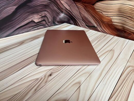 Нетбук Б-клас Apple MacBook 12 A1534 2017 / 12" (2304x1440) IPS / Intel Core m3-7Y32 (2 (4) ядра по 1.1 - 3.0 GHz) / 16 GB DDR3 / 256 GB SSD / Intel HD Graphics 615 / WebCam / MacOS Нетбук Б-клас Apple MacBook 12 A1534 2017 / 12" (2304x1440) IPS / Intel Core m3-7Y32 (2 (4) ядра по 1.1 - 3.0 GHz) / 16 GB DDR3 / 256 GB SSD / Intel HD Graphics 615 / WebCam / MacOS