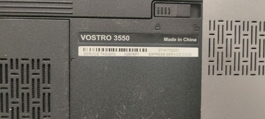 Ноутбук Dell Vostro 3550 / 15.6" (1366x768) TN / Intel Core i5-2520M (2 (4) ядра по 2.5 - 3.2 GHz) / 8 GB DDR3 / 500 GB HDD / AMD Radeon HD 6630M, 1 GB DDR3, 128-bit / WebCam / АКБ не тримає 