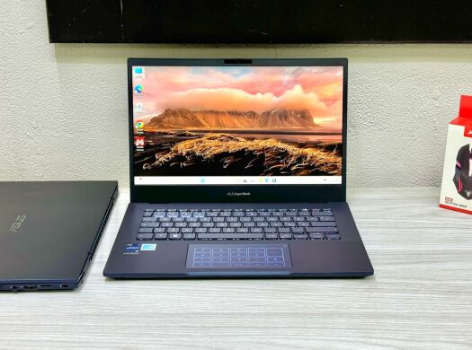 Ультрабук Asus ExpertBook B5402Cv / 14" (1920x1080) IPS / Intel Core i5-1340p (12 (16) ядер по 3.4 - 4.6 GHz) / 16 GB DDR5 / 512 GB SSD M.2 / Intel Iris Xe Graphics / WebCam / Win 11 Pro
