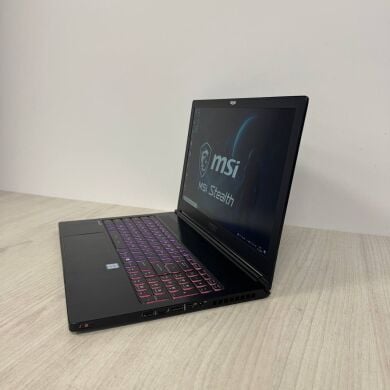 Ігровий ноутбук Б-клас MSI GS63VR Stealth 6RF / 15.6" (1920x1080) IPS / Intel Core i7-6700HQ (4 (8) ядра по 2.6 - 3.5 GHz) / 16 GB DDR4 / 512 GB SSD / nVidia GeForce GTX 1060, 6 GB GDDR5, 192-bit / WebCam
