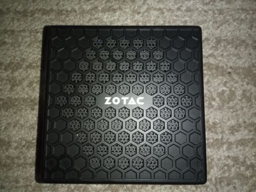 Неттоп Zotac ZBOX CI329 Nano USFF / Intel Celeron N4100 (4 ядра по 1.1 - 2.4 GHz) / 4 GB DDR4 / 120 GB SSD / Intel UHD Graphics 600