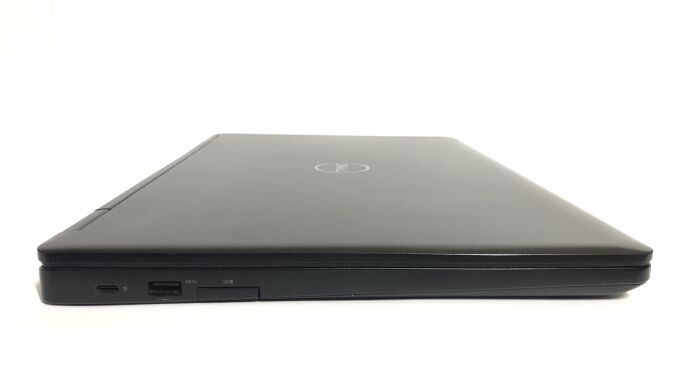 Игровой ультрабук Dell Latitude 5590 / 15.6" (1920x1080) IPS / Intel Core i7-8650U (4 (8) ядра по 1.9 - 4.2 GHz) / 16 GB DDR4 / 256 GB SSD NVMe / nVidia GeForce MX130, 2 GB GDDR5, 64-bit / WebCam / Win 11 Pro