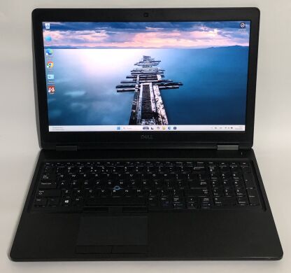 Игровой ультрабук Dell Latitude 5590 / 15.6" (1920x1080) IPS / Intel Core i7-8650U (4 (8) ядра по 1.9 - 4.2 GHz) / 16 GB DDR4 / 256 GB SSD NVMe / nVidia GeForce MX130, 2 GB GDDR5, 64-bit / WebCam / Win 11 Pro