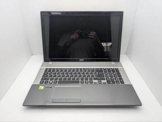 Ноутбук Acer Aspire V3-771G / 17.3" (1600x900) TN / Intel Core i7-2620M (2 (4) ядра по 2.7 - 3.4 GHz) / 8 GB DDR3 / 60 GB SSD + 1000 GB HDD / nVidia GeForce 710M, 2 GB GDDR3, 64-bit / WebCam / DVD-ROM