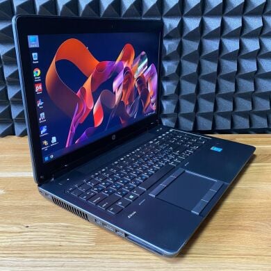 Мобільна робоча станція HP ZBook 15 G1 / 15.6" (1920x1080) TN / Intel Core i5-4330M (2 (4) ядра по 2.8 - 3.5 GHz) / 16 GB DDR3 / 360 GB SSD / nVidia Quadro K1100M, 1 GB GDDR5, 128-bit / WebCam