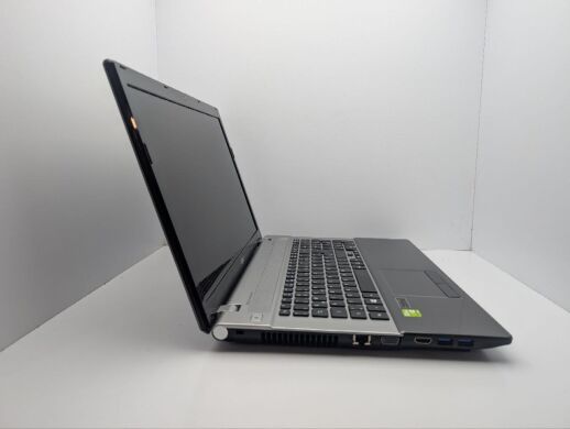Ноутбук Acer Aspire V3-771G / 17.3" (1600x900) TN / Intel Core i7-2620M (2 (4) ядра по 2.7 - 3.4 GHz) / 8 GB DDR3 / 60 GB SSD + 1000 GB HDD / nVidia GeForce 710M, 2 GB GDDR3, 64-bit / WebCam / DVD-ROM