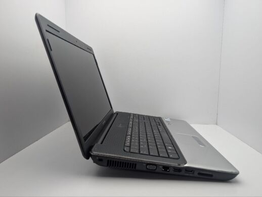 Ноутбук HP Compaq CQ71 / 17.3" (1600x900) TN / Intel Pentium T3400 (2 ядра по 2.1 GHz) / 4 GB DDR2 / 320 GB HDD / Intel HD Graphics / WebCam / DVD-ROM