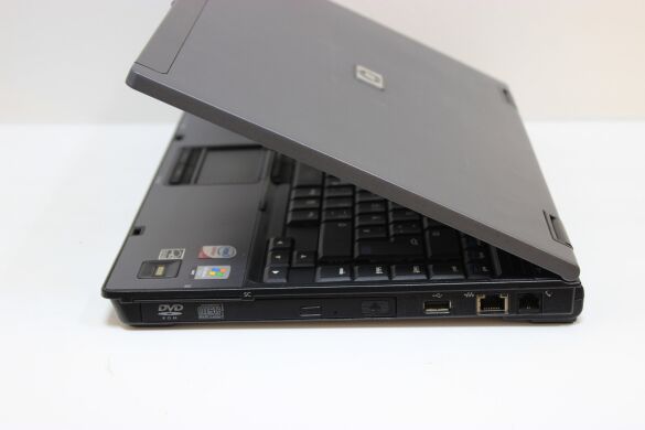 HP Compaq 6910p / 14.1" (1280x800) TFT WXGA / Intel Core 2 Duo T7100 (2 ядра по 1.8 GHz) / 4 GB DDR2 / 80 GB SSD