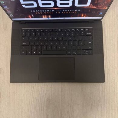 Ігровий ноутбук Б-клас Dell Precision 5680 / 16" (1920x1200) IPS / Intel Core i9-13900H (14 (20) ядер по 2.6 - 5.4 GHz) / 64 GB DDR5 / 1000 GB SSD / nVidia RTX 2000 Ada Generation, 8 GB GDDR6, 128-bit / NoWebCam