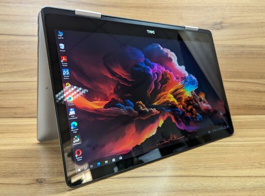 Ігровий ноутбук Dell Inspiron 7786 / 17.3" (1920x1080) IPS Touch / Intel Core i7-8565U (4 (8) ядра по 1.8 - 4.6 GHz) / 16 GB DDR4 / 256 GB SSD + 500 GB HDD / nVidia GeForce MX150, 2 GB GDDR5, 64-bit / WebCam / Windows 10 Ігровий ноутбук Dell Inspiron 7786 / 17.3" (1920x1080) IPS Touch / Intel Core i7-8565U (4 (8) ядра по 1.8 - 4.6 GHz) / 16 GB DDR4 / 256 GB SSD + 500 GB HDD / nVidia GeForce MX150, 2 GB GDDR5, 64-bit / WebCam / Windows 10