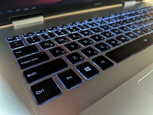 Ігровий ноутбук Dell Inspiron 7786 / 17.3" (1920x1080) IPS Touch / Intel Core i7-8565U (4 (8) ядра по 1.8 - 4.6 GHz) / 16 GB DDR4 / 256 GB SSD + 500 GB HDD / nVidia GeForce MX150, 2 GB GDDR5, 64-bit / WebCam / Windows 10 Ігровий ноутбук Dell Inspiron 7786 / 17.3" (1920x1080) IPS Touch / Intel Core i7-8565U (4 (8) ядра по 1.8 - 4.6 GHz) / 16 GB DDR4 / 256 GB SSD + 500 GB HDD / nVidia GeForce MX150, 2 GB GDDR5, 64-bit / WebCam / Windows 10