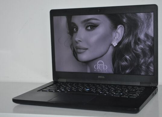 Ігровий ноутбук Dell Latitude 5480 / 14" (1920x1080) TN / Intel Core i7-7600U (2 (4) ядра по 2.8 - 3.9 GHz) / 8 GB DDR4 / 256 GB SSD / nVidia GeForce 930MX, 2 GB GDDR3, 64-bit / WebCam / Card Reader