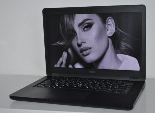 Ігровий ноутбук Dell Latitude 5480 / 14" (1920x1080) TN / Intel Core i7-7600U (2 (4) ядра по 2.8 - 3.9 GHz) / 8 GB DDR4 / 256 GB SSD / nVidia GeForce 930MX, 2 GB GDDR3, 64-bit / WebCam / Card Reader