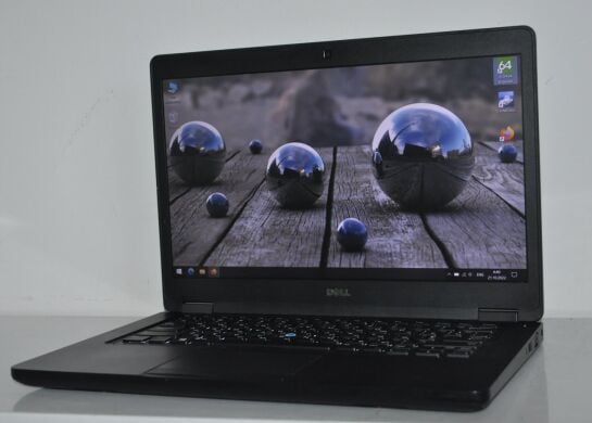 Ігровий ноутбук Dell Latitude 5480 / 14" (1920x1080) TN / Intel Core i7-7600U (2 (4) ядра по 2.8 - 3.9 GHz) / 8 GB DDR4 / 256 GB SSD / nVidia GeForce 930MX, 2 GB GDDR3, 64-bit / WebCam / Card Reader
