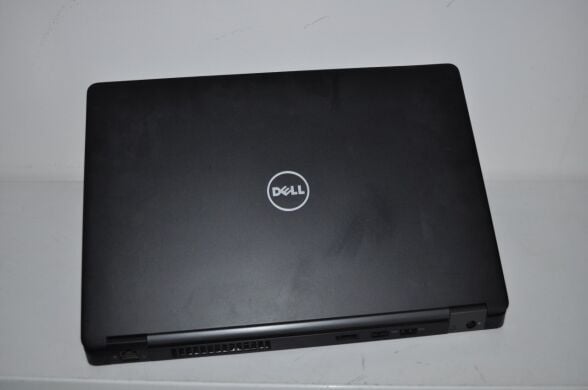 Ігровий ноутбук Dell Latitude 5480 / 14" (1920x1080) TN / Intel Core i7-7600U (2 (4) ядра по 2.8 - 3.9 GHz) / 8 GB DDR4 / 256 GB SSD / nVidia GeForce 930MX, 2 GB GDDR3, 64-bit / WebCam / Card Reader