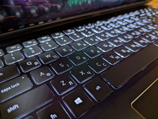 Игровой ноутбук Dell Vostro 7500 / 15.6" (1920x1080) IPS / Intel Core i7-10750H (6 (12) ядер по 2.6 - 5.0 GHz) / 16 GB DDR4 / 512 GB SSD / nVidia GeForce GTX 1650, 4 GB GDDR6, 128-bit / WebCam / Fingerprint / Windows 10