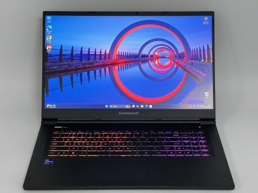 Ігровий ноутбук Maingear Vector Pro 2 17 / 17.3" (2560x1440) IPS / Intel Core i9-12900H (14 (20) ядер по 3.8 - 5.0 GHz) / 16 GB DDR5 / 960 GB SSD / nVidia GeForce RTX 3080 Ti, 16 GB GDDR6, 256-bit / WebCam