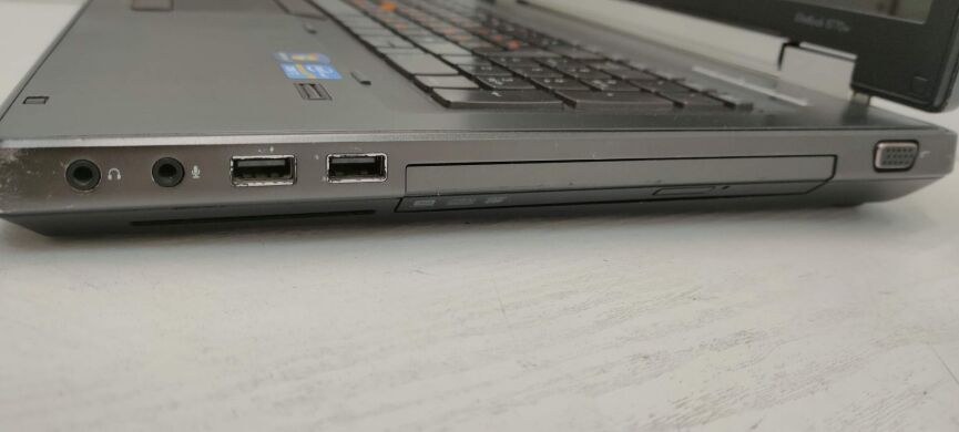 Мобільна робоча станція Б-клас HP EliteBook 8770w / 17.3" (1600x900) TN / Intel Core i7-3740QM (4 (8) ядра по 2.7 - 3.7 GHz) / 16 GB DDR3 / 120 GB SSD + 320 GB HDD / nVidia Quadro K3000M, 2 GB GDDR5, 256-bit Мобільна робоча станція Б-клас HP EliteBook 8770w / 17.3" (1600x900) TN / Intel Core i7-3740QM (4 (8) ядра по 2.7 - 3.7 GHz) / 16 GB DDR3 / 120 GB SSD + 320 GB HDD / nVidia Quadro K3000M, 2 GB GDDR5, 256-bit