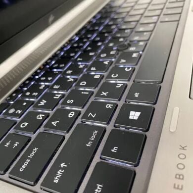 Мобильная рабочая станция Б-класс HP Zbook 15u G6 / 15.6" (1920x1080) IPS / Intel Core i7-8665U (4 (8) ядра по 1.9 - 4.8 GHz) / 16 GB DDR4 / 512 GB SSD / AMD Radeon Pro WX 3200, 4 GB GDDR5, 128-bit / WebCam / TouchID