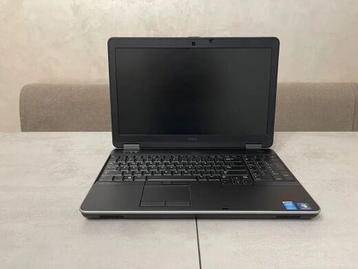 Мобильная рабочая станция Dell Precision M2800 / 15.6" (1366x768) TN / Intel Core i5-4210M (2 (4) ядра по 2.6 - 3.2 GHz) / 8 GB DDR3 / 256 GB SSD / AMD FirePro W4170M, 2 GB DDR5, 128-bit / DVD-ROM / WebCam