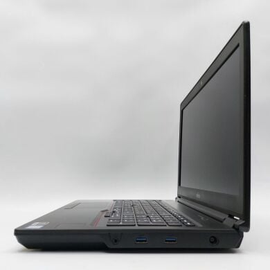 Мобільна робоча станція Fujitsu Celsius H780 / 15.6" (1920x1080) IPS / Intel Core i7-8750H (6 (12) ядер по 2.2 - 4.1 GHz) / 32 GB DDR4 / 512 GB SSD / nVidia Quadro P600, 4 GB GDDR5, 128-bit / WebCam