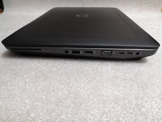 Мобільна робоча станція HP ZBook 17 G4 / 17.3" (1920x1080) IPS / Intel Core i7-7820HQ (4 (8) ядра по 2.9 - 3.9 GHz) / 16 GB DDR4 / 512 GB SSD / nVidia Quadro P3000, 6 GB GDDR5, 192-bit / WebCam / HDMI 