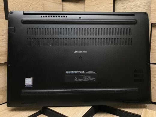 Ноутбук Б-класс Dell Latitude 7480 / 14" (2560x1440) IPS Touch / Intel Core i5-7300U (2 (4) ядра по 2.6 - 3.5 GHz) / 8 GB DDR4 / 256 GB SSD / Intel HD Graphics 620 / WebCam / HDMI