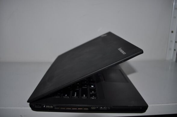 Ноутбук Б-класс Lenovo ThinkPad T460 / 14" (1920x1080) TN / Intel Core i7-5600U (2 (4) ядра по 2.6 - 3.2 GHz) / 8 GB DDR3 / 320 GB HDD / Intel HD Graphics 5500 / WebCam / Два АКБ