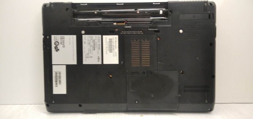 Ноутбук Fujitsu Lifebook E751 / 15.6" (1366x768) TN / Intel Core i5-2450M (2 (4) ядра по 2.5 - 3.1 GHz) / 4 GB DDR3 / 320 GB HDD / Intel HD Graphics 3000 / WebCam / Без АКБ