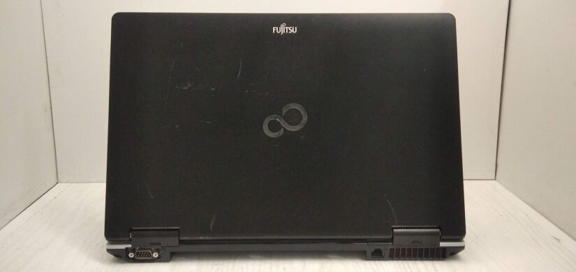 Ноутбук Fujitsu Lifebook E751 / 15.6" (1366x768) TN / Intel Core i5-2450M (2 (4) ядра по 2.5 - 3.1 GHz) / 4 GB DDR3 / 320 GB HDD / Intel HD Graphics 3000 / WebCam / Без АКБ