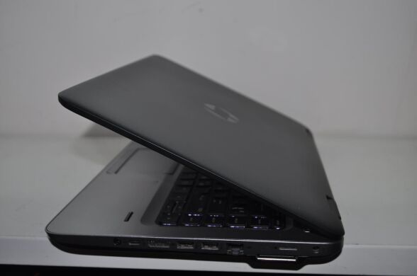 Ноутбук HP ProBook 645 G2 / 14" (1366x768) TN / AMD A10-8700B (4 ядра по 1.8 - 3.2 GHz) / 8 GB DDR3 / 128 GB SSD / AMD Radeon R6 Graphics / WebCam / Windows 10 Pro Ноутбук HP ProBook 645 G2 / 14" (1366x768) TN / AMD A10-8700B (4 ядра по 1.8 - 3.2 GHz) / 8 GB DDR3 / 128 GB SSD / AMD Radeon R6 Graphics / WebCam / Windows 10 Pro