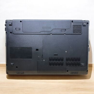 Ноутбук Lenovo G570 / 15.6" (1366x768) TN / Intel Core i3-2350M (2 (4) ядра по 2.3 GHz) / 4 GB DDR3 / 120 GB SSD / AMD Radeon HD 6370M, 1 GB GDDR3, 128-bit / WebCam Ноутбук Lenovo G570 / 15.6" (1366x768) TN / Intel Core i3-2350M (2 (4) ядра по 2.3 GHz) / 4 GB DDR3 / 120 GB SSD / AMD Radeon HD 6370M, 1 GB GDDR3, 128-bit / WebCam