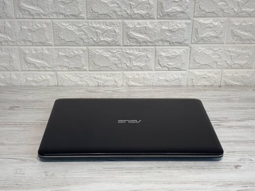 Ультрабук Asus X540U / 15.6" (1920x1080) TN / Intel Core i3-7020U (2 (4) ядра по 2.3 GHz) / 8 GB DDR4 / 180 GB SSD / nVidia GeForce MX110, 2 GB GDDR5, 64-bit / WebCam