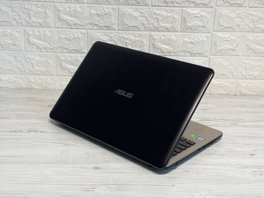 Ультрабук Asus X540U / 15.6" (1920x1080) TN / Intel Core i3-7020U (2 (4) ядра по 2.3 GHz) / 8 GB DDR4 / 180 GB SSD / nVidia GeForce MX110, 2 GB GDDR5, 64-bit / WebCam