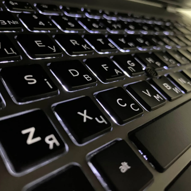 Ультрабук Б-клас Dell Latitude 5511 / 15.6" (1920x1080) IPS / Intel Core i5-10400H (4 (8) ядра по 2.6 - 4.6 GHz) / 16 GB DDR4 / 512 GB SSD / nVidia GeForce MX250, 2 GB GDDR5, 64-bit / TouchID / WebCam