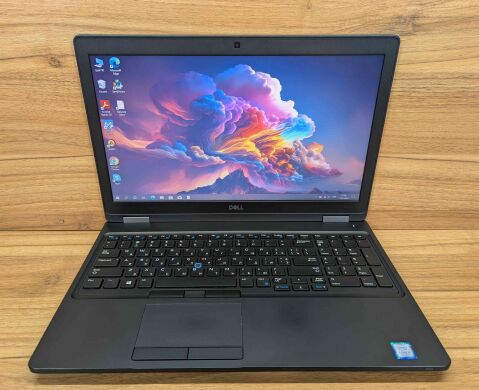 Ультрабук Dell Latitude 5590 / 15.6" (1366x768) TN / Intel Core i5-7300U (2 (4) ядра по 2.6 - 3.5 GHz) / 8 GB DDR4 / 256 GB SSD / Intel HD Graphics 620 / WebCam / HDMI / Windows 10