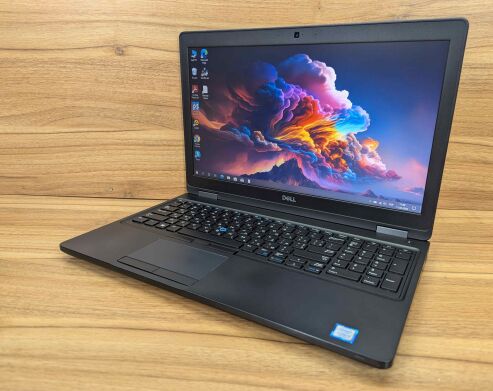 Ультрабук Dell Latitude 5590 / 15.6" (1366x768) TN / Intel Core i5-7300U (2 (4) ядра по 2.6 - 3.5 GHz) / 8 GB DDR4 / 256 GB SSD / Intel HD Graphics 620 / WebCam / HDMI / Windows 10