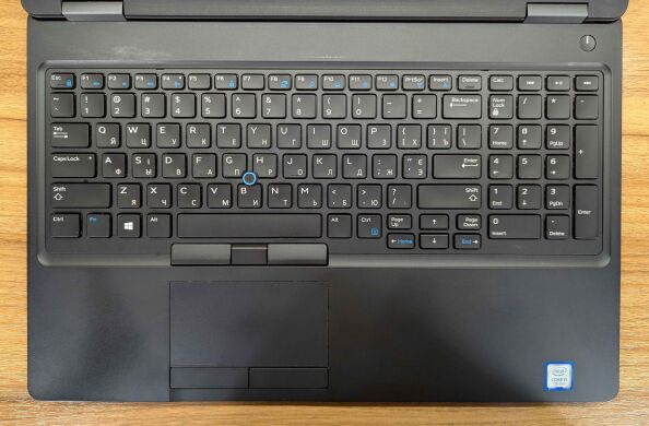 Ультрабук Dell Latitude 5590 / 15.6" (1366x768) TN / Intel Core i5-7300U (2 (4) ядра по 2.6 - 3.5 GHz) / 8 GB DDR4 / 256 GB SSD / Intel HD Graphics 620 / WebCam / HDMI / Windows 10