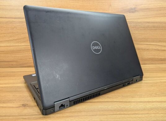 Ультрабук Dell Latitude 5590 / 15.6" (1366x768) TN / Intel Core i5-7300U (2 (4) ядра по 2.6 - 3.5 GHz) / 8 GB DDR4 / 256 GB SSD / Intel HD Graphics 620 / WebCam / HDMI / Windows 10