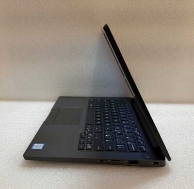 Ультрабук Dell Latitude 7300 / 13.3" (1920x1080) IPS / Intel Core i5-8365U (4 (8) ядра по 1.6 - 4.1 GHz) / 8 GB DDR4 / 256 GB SSD / Intel UHD Graphics / WebCam