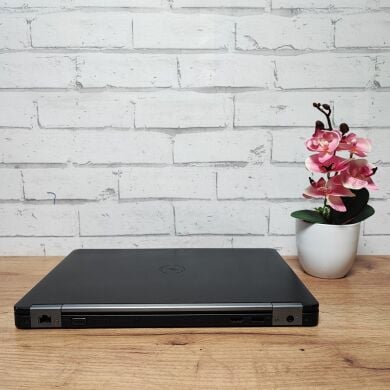 Ультрабук Dell Latitude E5470 / 14" (1920x1080) TN Touch / Intel Core i7-6600U (2 (4) ядра по 2.6 - 3.4 GHz) / 8 GB DDR4 / 128 GB SSD / AMD Radeon R7 M360, 2 GB GDDR3, 64-bit / WebCam