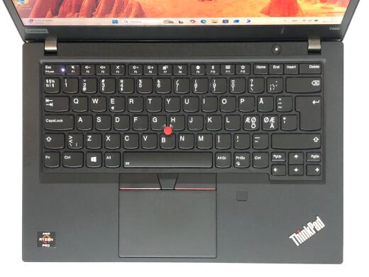Ультрабук Б-класс Lenovo ThinkPad T495 / 14" (1920x1080) IPS / AMD Ryzen 5 PRO 3500U (4 (8) ядра по 2.1 - 3.7 GHz) / 16 GB DDR4 / 256 GB SSD NVMe / AMD Radeon Vega 8 Graphics / WebCam / Win 11 Pro