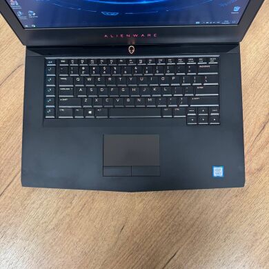 Игровой ноутбук Б-класс Dell Alienware 15 R3 / 15.6" (1920x1080) IPS / Intel Core i7-7700HQ (4 (8) ядра по 2.8 - 3.8 GHz) / 16 GB DDR4 / 128 GB SSD NVMe + 1000 GB HDD / nVidia GeForce GTX 1070, 8 GB GDDR5, 256-bit / WebCam Игровой ноутбук Б-класс Dell Alienware 15 R3 / 15.6" (1920x1080) IPS / Intel Core i7-7700HQ (4 (8) ядра по 2.8 - 3.8 GHz) / 16 GB DDR4 / 128 GB SSD NVMe + 1000 GB HDD / nVidia GeForce GTX 1070, 8 GB GDDR5, 256-bit / WebCam